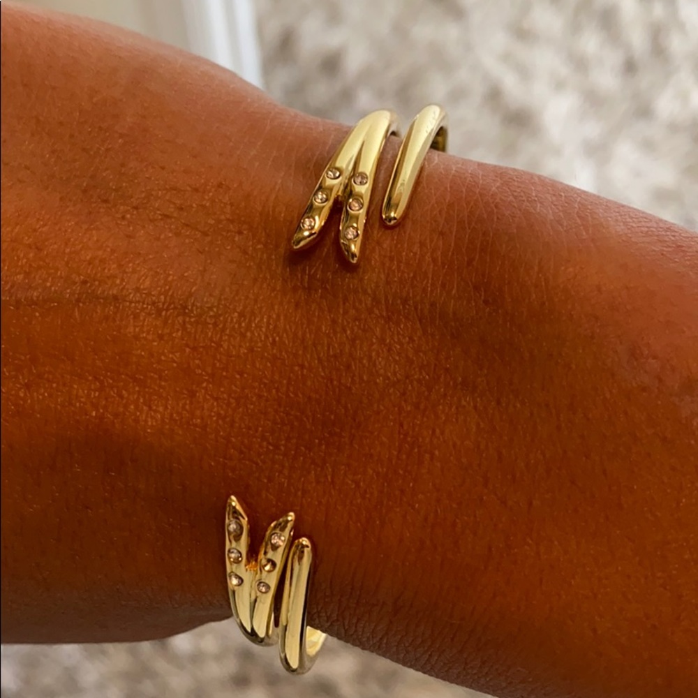 2 Gold Bracelets With Little Diamonds